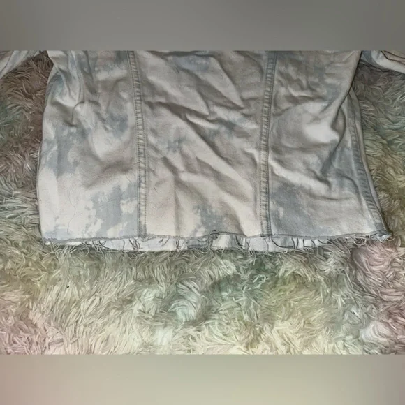 New L'AGENCE Janelle denim jacket in Light Blue acid wash Size Petite Small - Picture 8 of 10